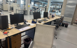 Arredi e macchine elettriche ed elettroniche da ufficio