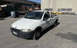 Autocarro Fiat Strada