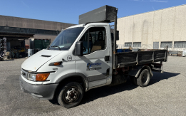 Autocarro ribaltabile Iveco Daily (35C9A)