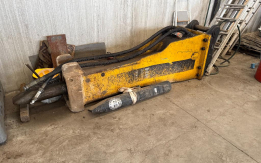 Martello demolitore con punta Atlas Copco