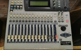 MIXER DIGITALE YAMAHA 01V